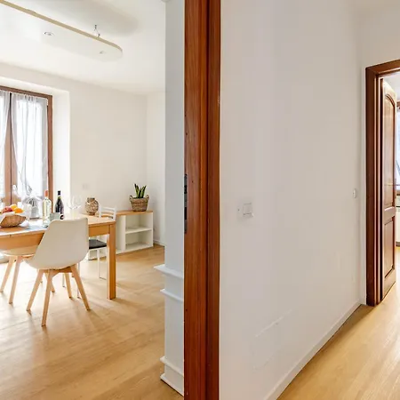 The Nest Between E Bellagio