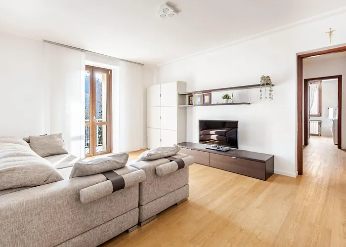 The Nest Between E Bellagio * Castelmarte