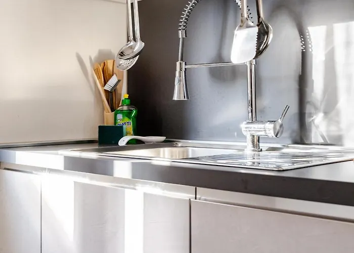 The Nest Between E Bellagio *